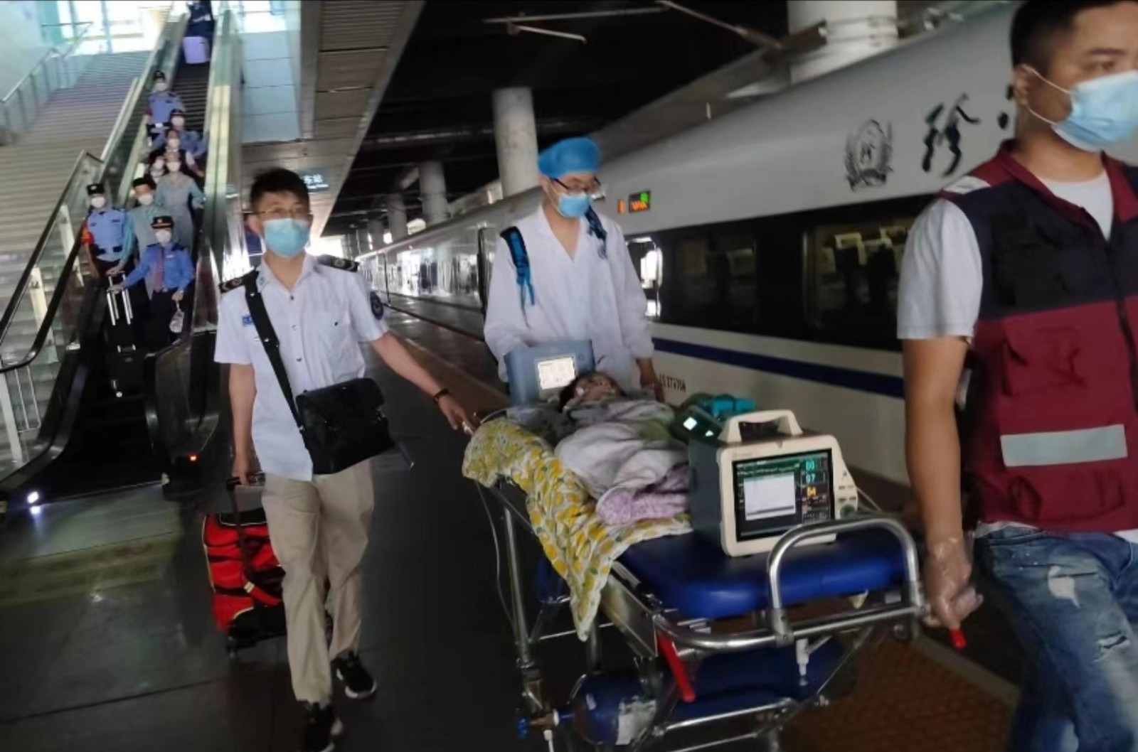 平原县高铁转运公司